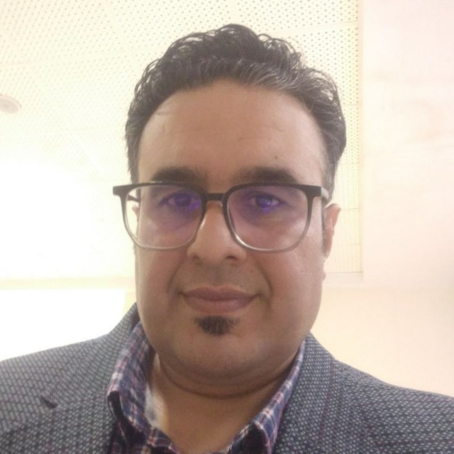 فرهاد صحرانبرد